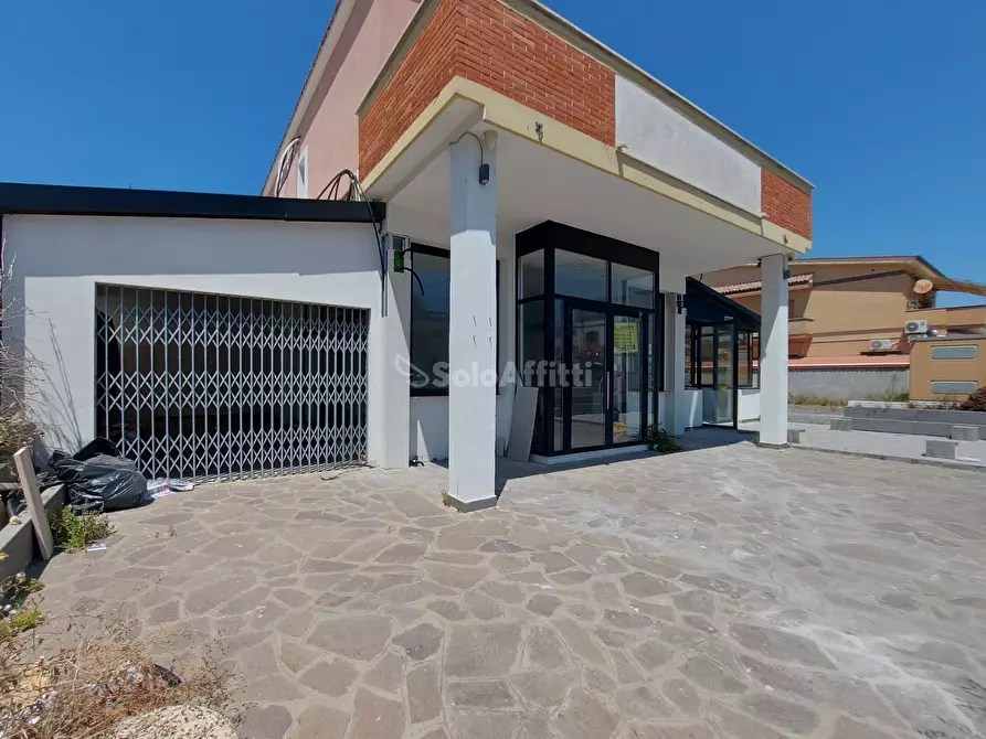 Immagine 4 di Locale commerciale in affitto  in Viale della Pesca a Fiumicino