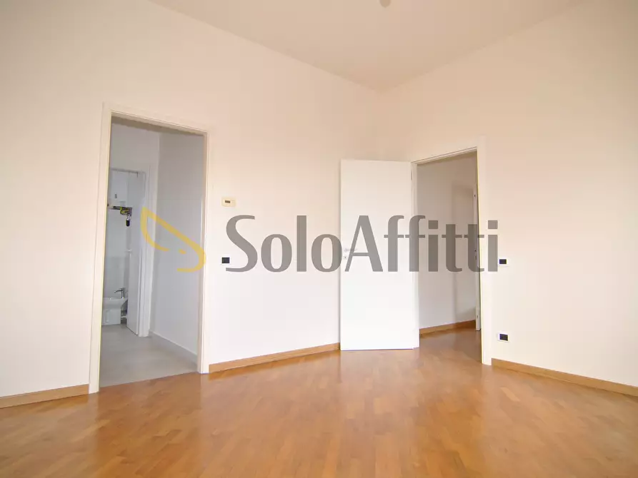 Immagine 12 di Trilocale in affitto  a Livorno
