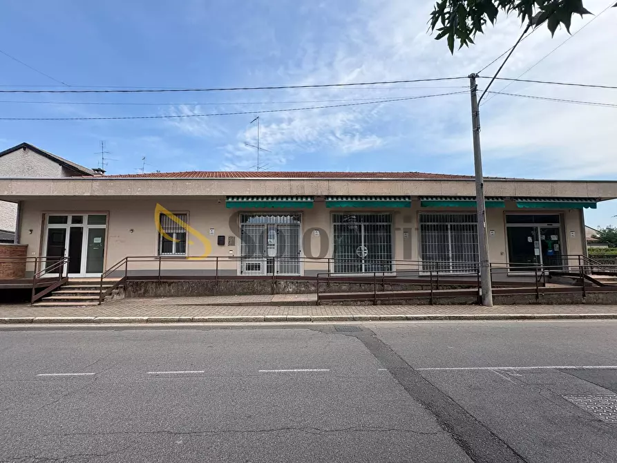 Immagine 9 di Locale commerciale in affitto  in Via Contardo Ferrini 42 a Samarate