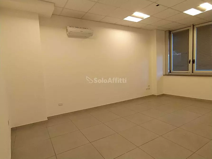 Immagine 14 di Ufficio in affitto  in Zona Fiori a Terni