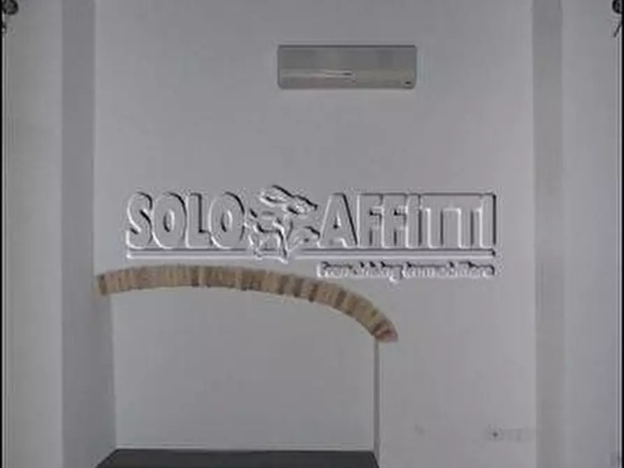 Immagine 8 di Ufficio in affitto  a Livorno