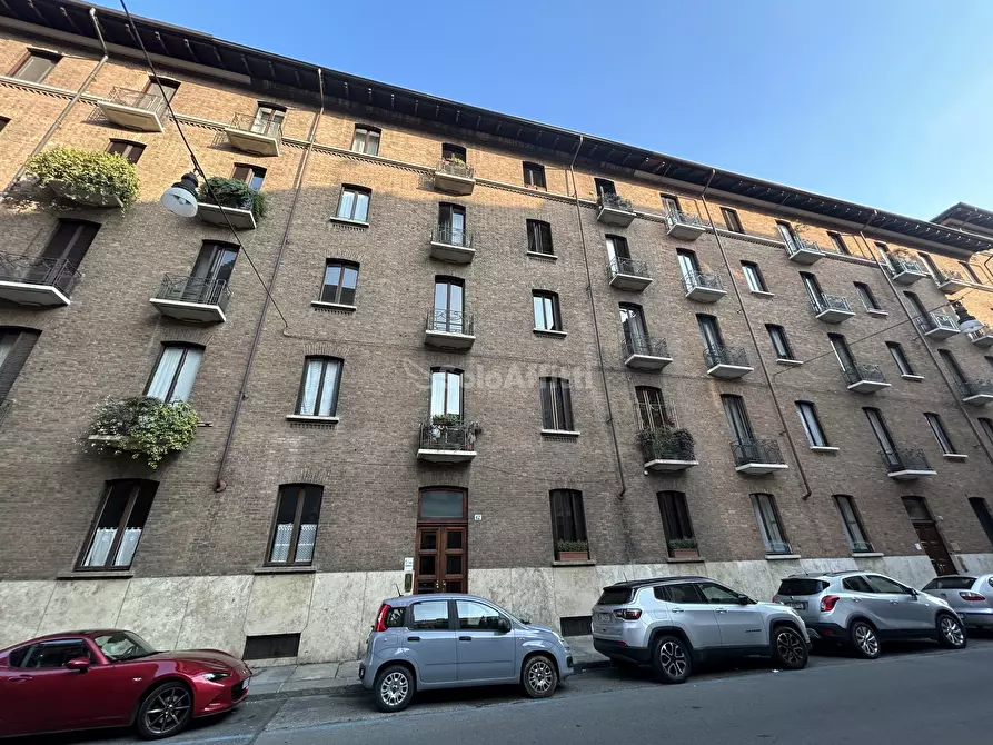 Immagine 1 di Pentalocale in affitto  in Via Massena 67 a Torino