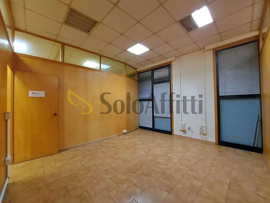 Immagine 25 di Locale commerciale in affitto  in Via del Tempio della Fortuna a Fiumicino