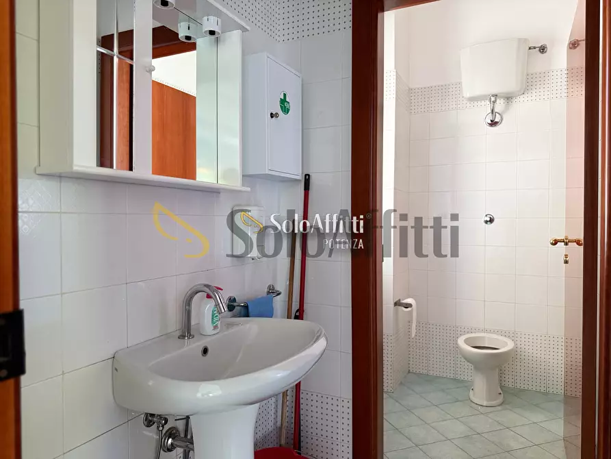 Immagine 15 di Locale commerciale in affitto  in Via Parigi 44, 46 a Potenza