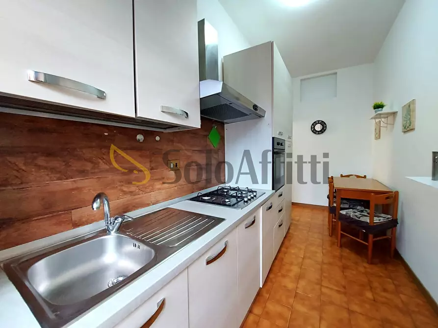 Immagine 13 di Trilocale in affitto  in Viale Vasco de Gama a Roma