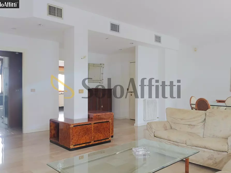 Immagine 19 di Trilocale in affitto  in Piazza Aldo Moro 1 a Cologno Monzese