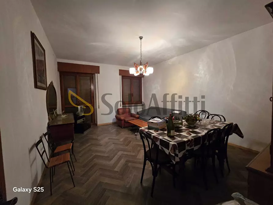 Immagine 1 di Pentalocale in affitto  in Via Vittorio Veneto a Fanano