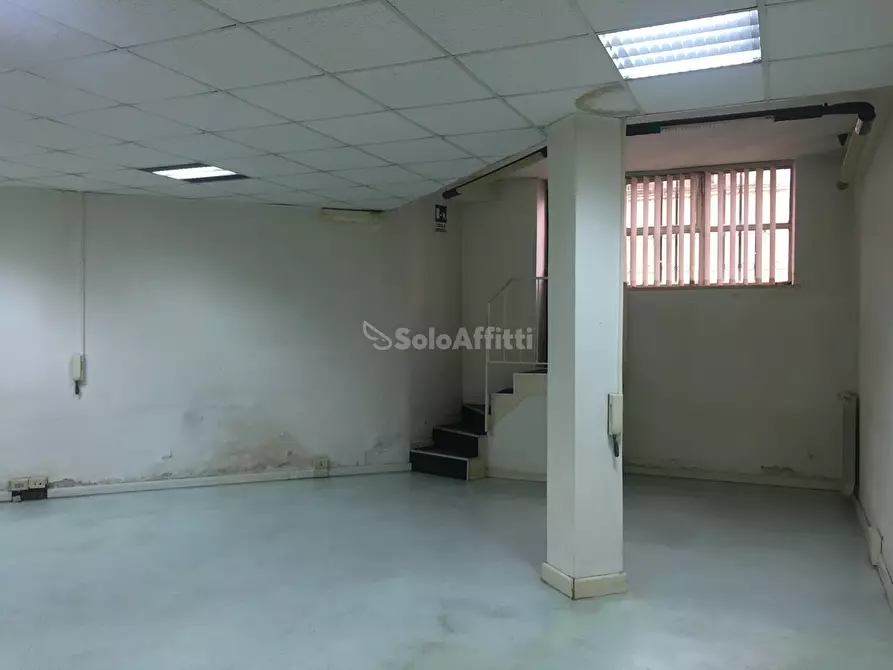 Immagine 13 di Magazzino in affitto  in via degli Estensi 191 a Roma