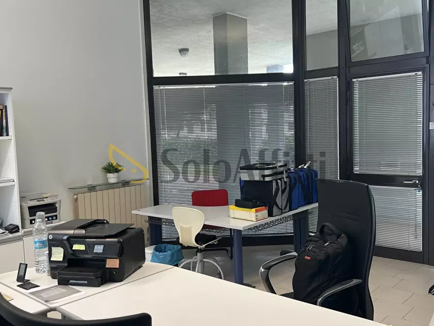 Immagine 9 di Locale commerciale in affitto  in Via G. B. Busnelli 78 a Saronno