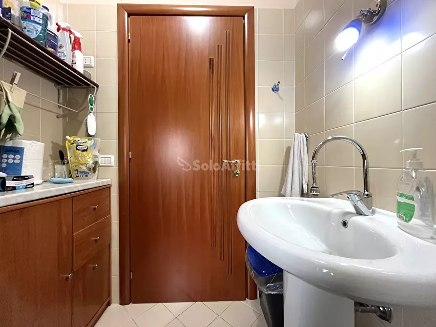 Immagine 5 di Locale commerciale in affitto  in Viale crotone 37q a Catanzaro