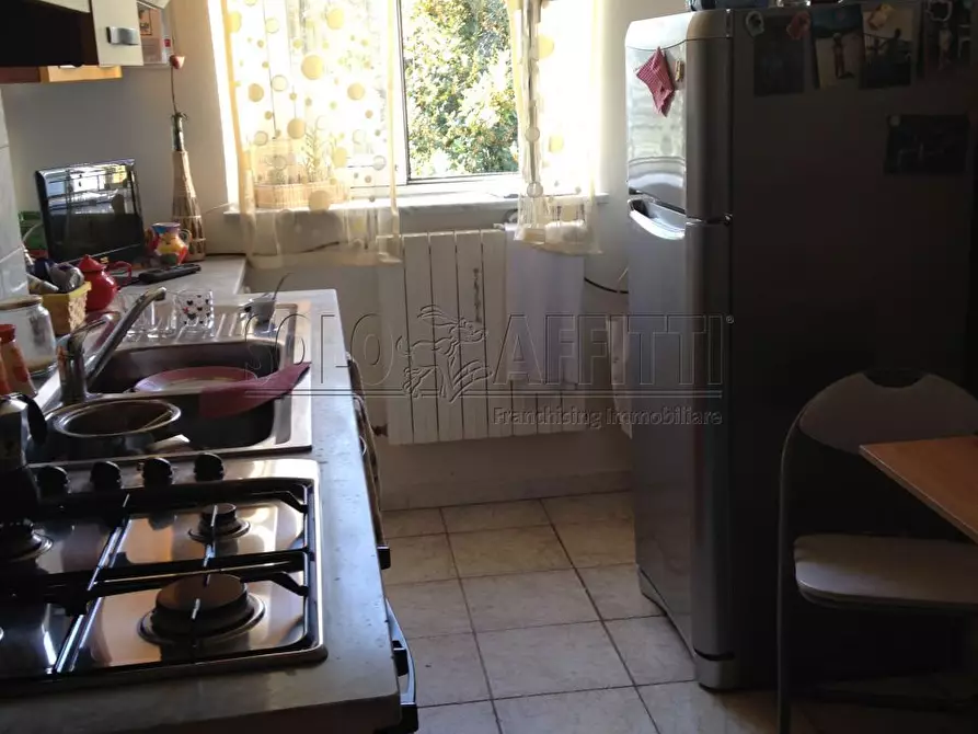 Immagine 2 di Trilocale in affitto  in Via Chiellini 89 a Livorno