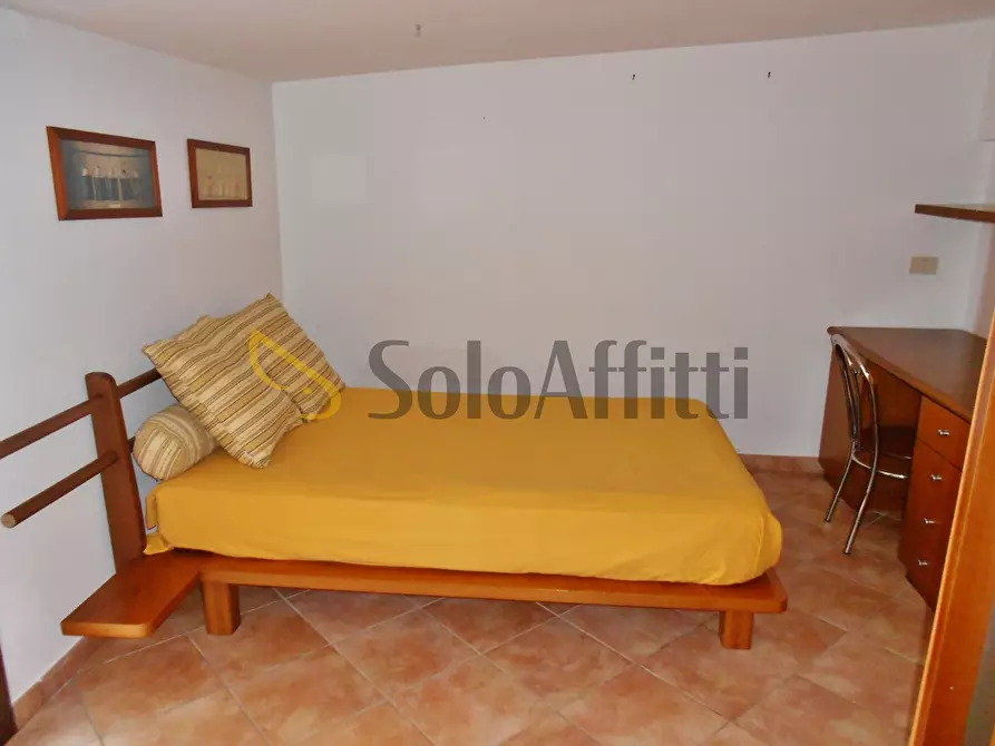 Immagine 25 di Villetta a schiera in affitto  in Via Fiorenzuola di Focara a Fiumicino