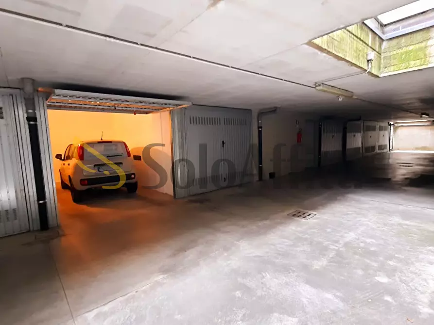 Immagine 2 di Garage in affitto  in Via Francesco Cilea 52 a Cinisello Balsamo