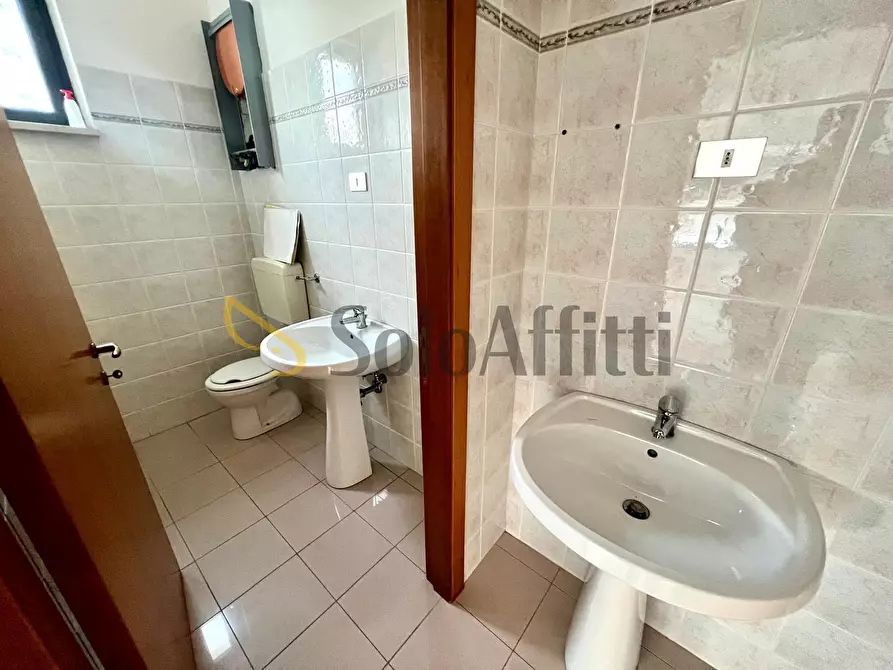 Immagine 5 di Locale commerciale in affitto  in Via Malta 4 a Alba Adriatica