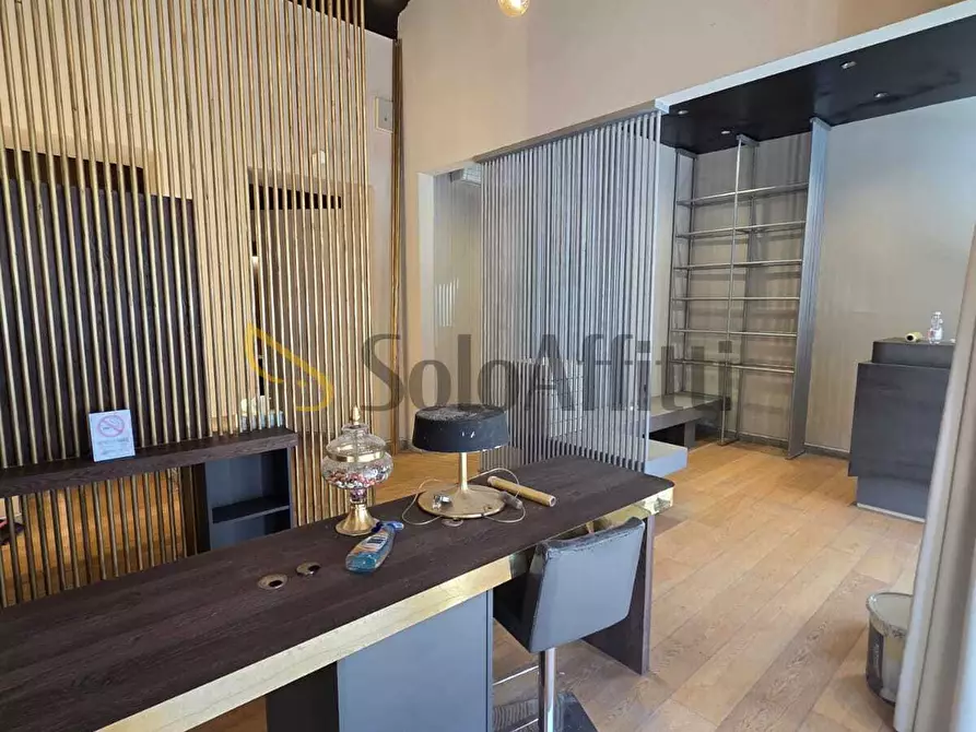 Immagine 5 di Attività commerciale in affitto  in Corso Re Umberto 46 a Torino