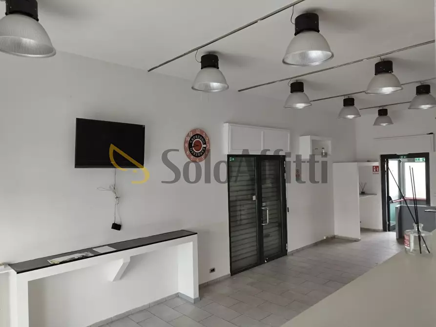 Immagine 4 di Locale commerciale in affitto  in Strada Piossasco 20 a Orbassano