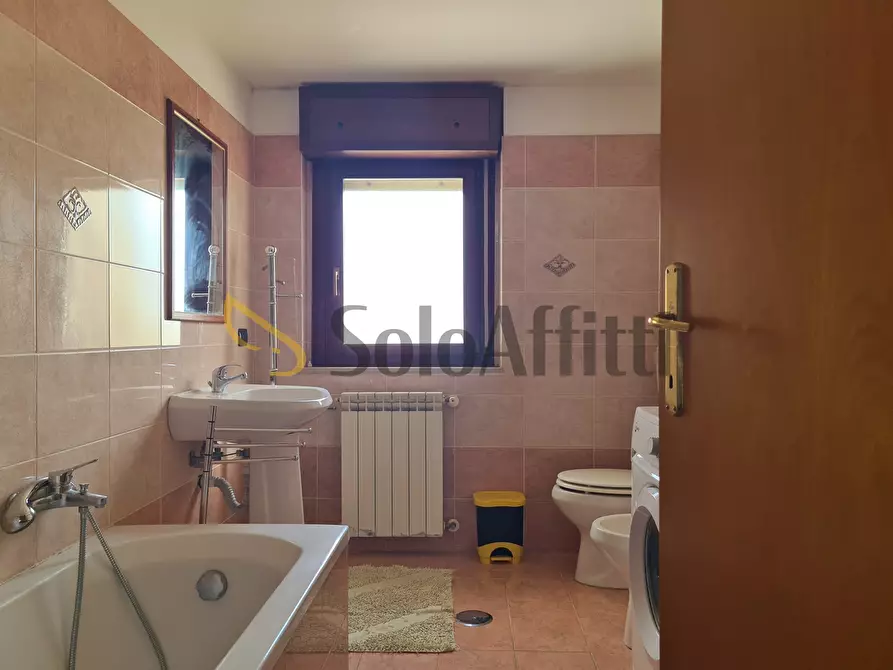 Immagine 11 di Stanza singola in affitto  a Catanzaro