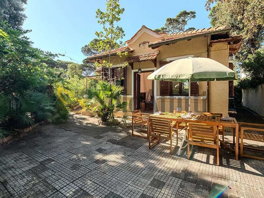 Immagine 2 di Villa in affitto  in Via Roseto degli Abruzzi a Fiumicino