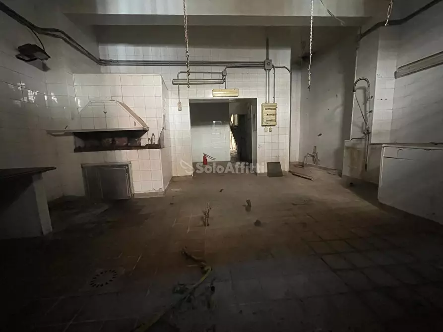 Immagine 14 di Locale commerciale in affitto  in Via A.S. Mazzocchi 2323 a Caserta