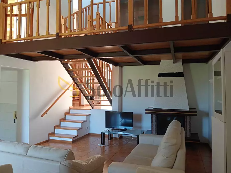 Immagine 3 di Quadrilocale in affitto  a Falconara Marittima