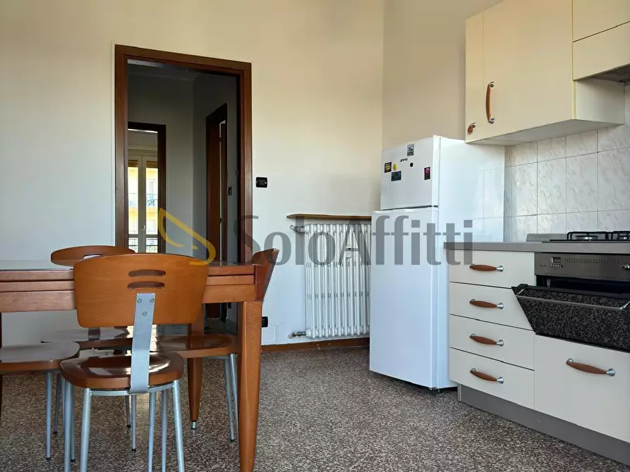 Immagine 2 di Trilocale in affitto  in Via Francesco De Sanctis 100 a Torino
