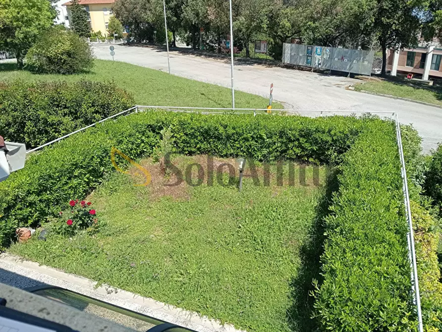 Immagine 14 di Quadrilocale in affitto  a Falconara Marittima