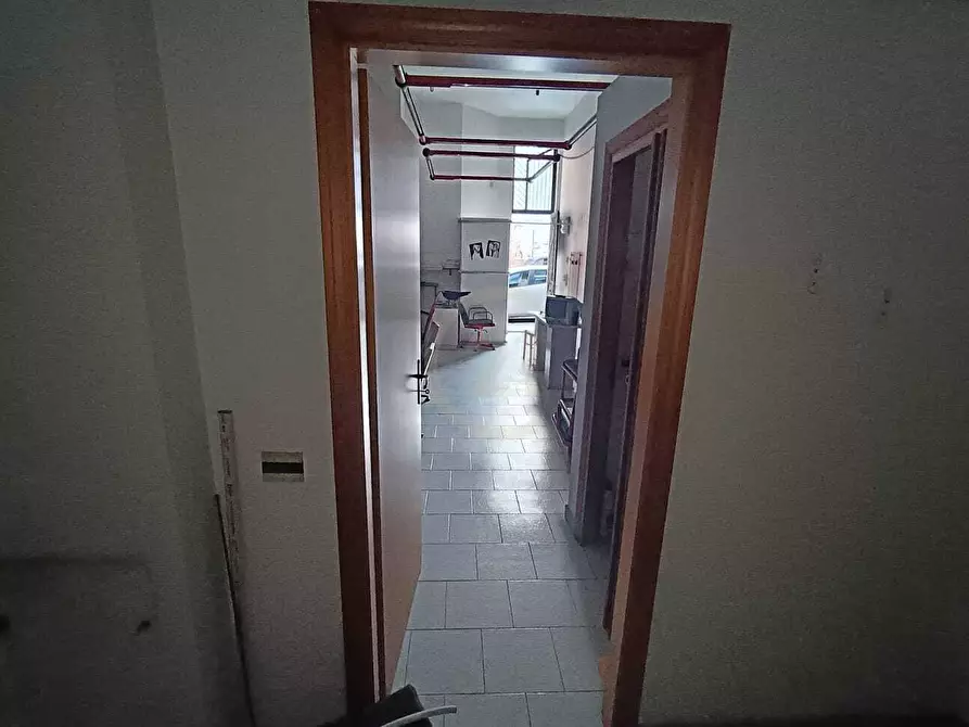 Immagine 3 di Attività commerciale in vendita  in Via Circumvallaz 250 a Paterno'
