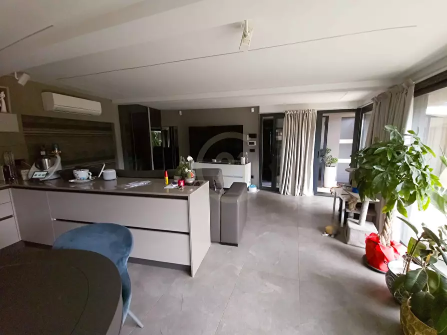 Immagine 37 di Villa in vendita  a Mascalucia