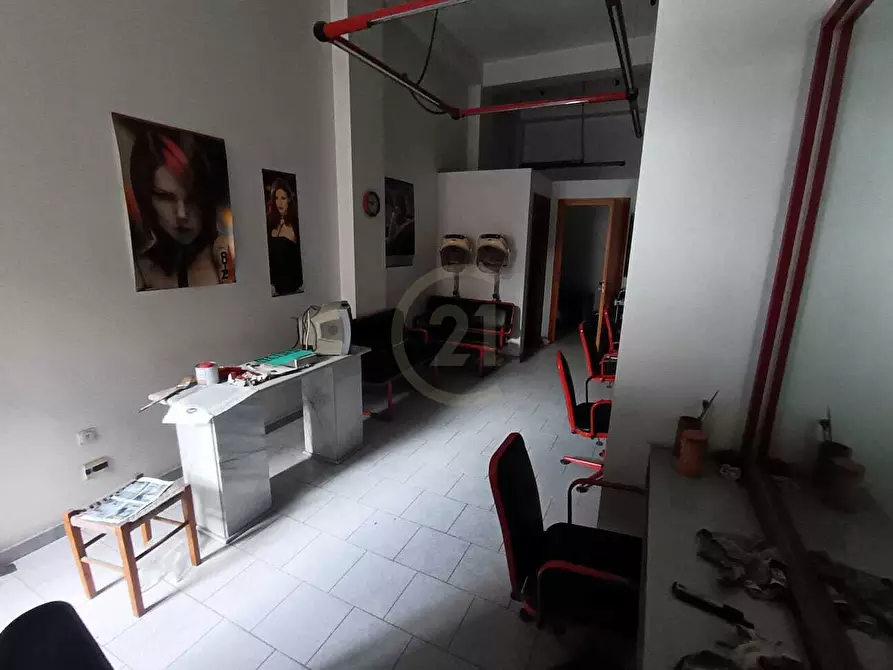 Immagine 19 di Attività commerciale in vendita  in Via Circumvallaz 250 a Paterno'