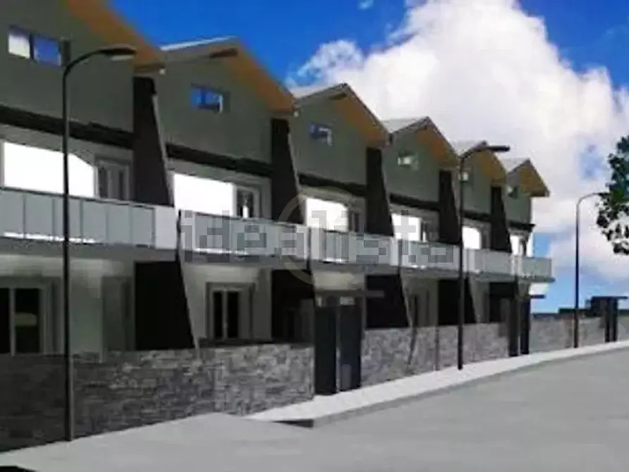 Immagine 1 di Villa in vendita  a San Giovanni La Punta