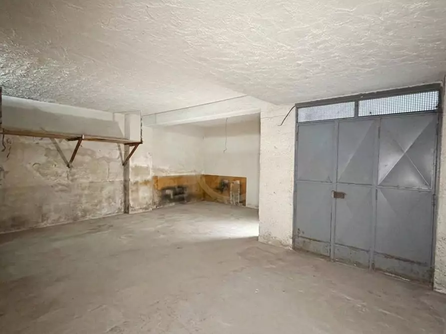 Immagine 5 di Garage in vendita  a Mascalucia