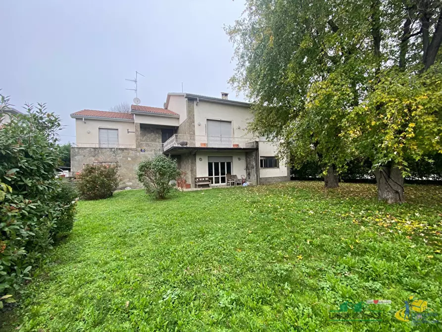 Immagine 1 di Villa in vendita  in Via Giosuè Carducci 3 a Medesano