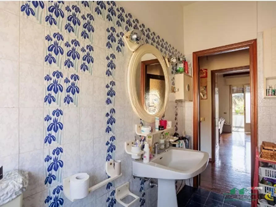 Immagine 8 di Casa bifamiliare in vendita  in Via Emilia Est 129 a Parma