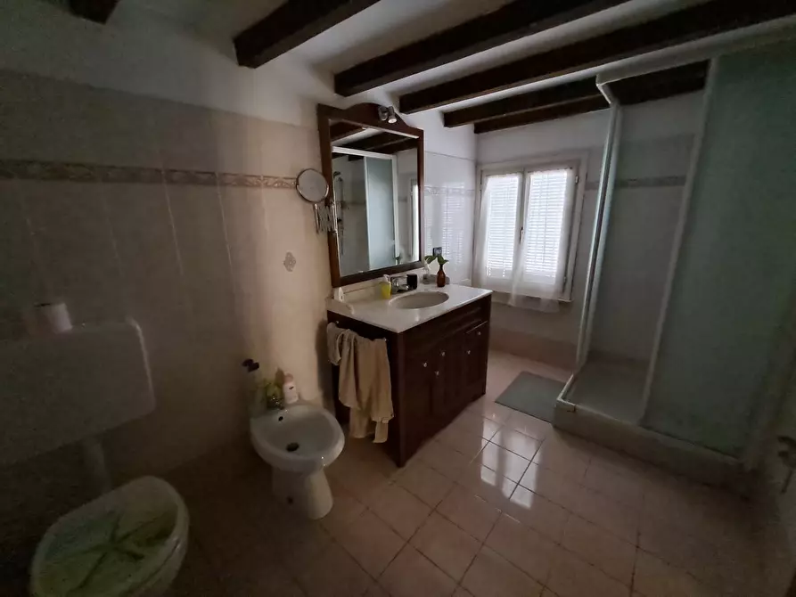 Immagine 24 di Bilocale in vendita  in Borgo Guazzo a Parma