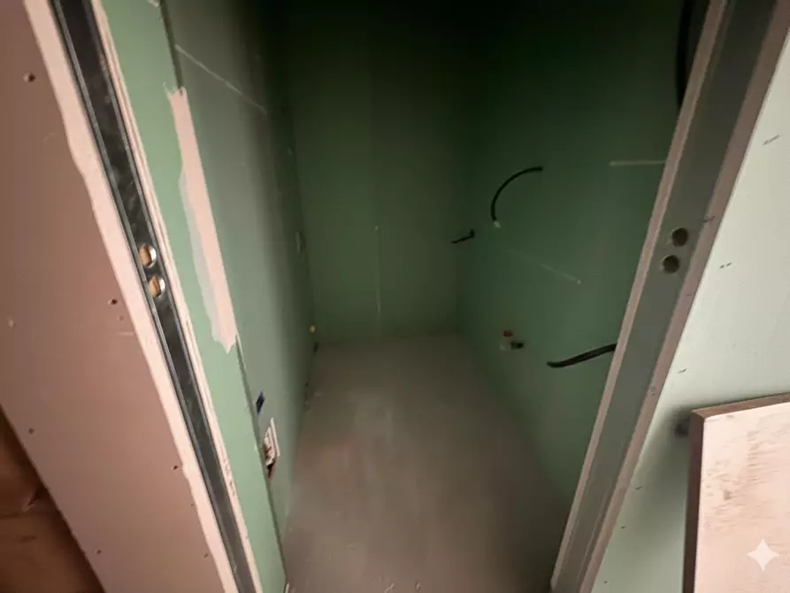 Immagine 17 di Locale commerciale in vendita  in Via XXIV Maggio 25 a Fornovo Di Taro