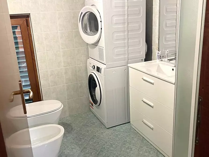 Immagine 15 di Quadrilocale in vendita  in Via Mantova a Parma