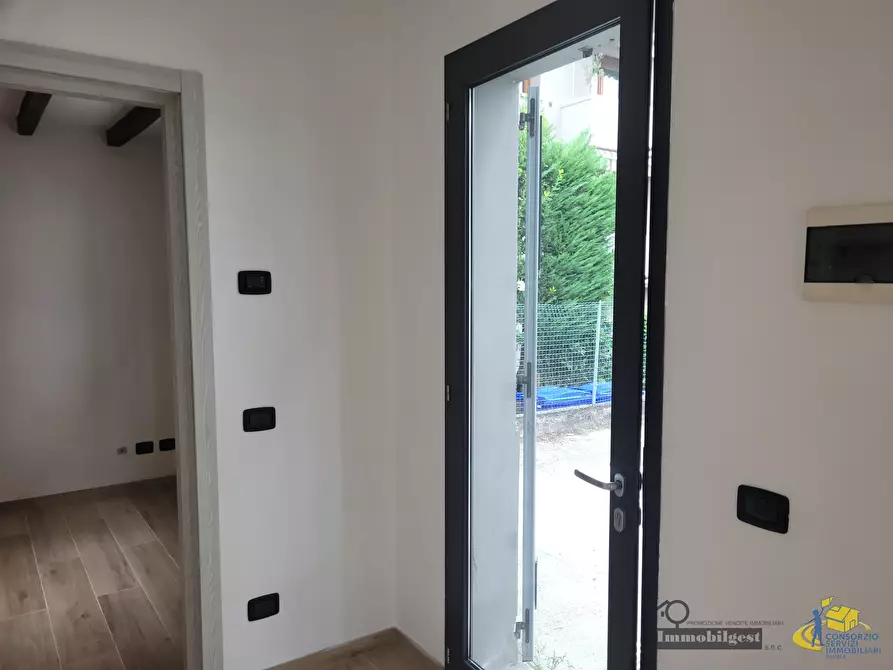 Immagine 9 di Bilocale in vendita  in Strada Manara 4 a Parma