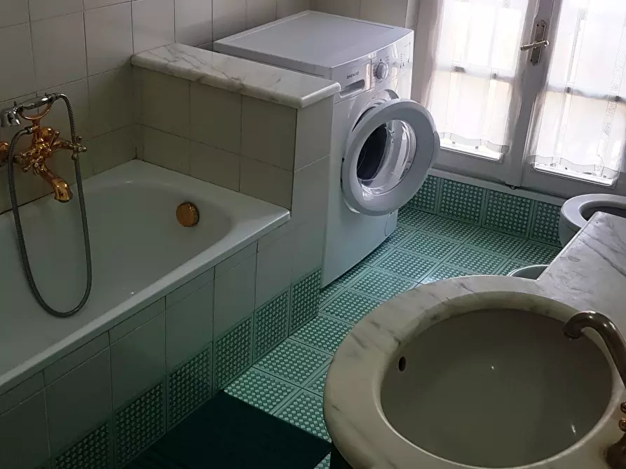 Immagine 32 di Trilocale in affitto  in Borgo Schizzati 17 a Parma