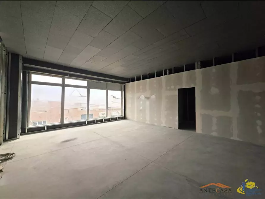 Immagine 4 di Ufficio in vendita  in Via Alfredo Veroni a Parma