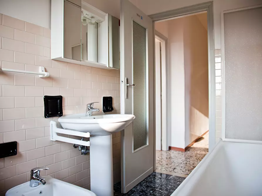 Immagine 11 di Stanza singola in affitto  in via Jacchia 14 a Parma