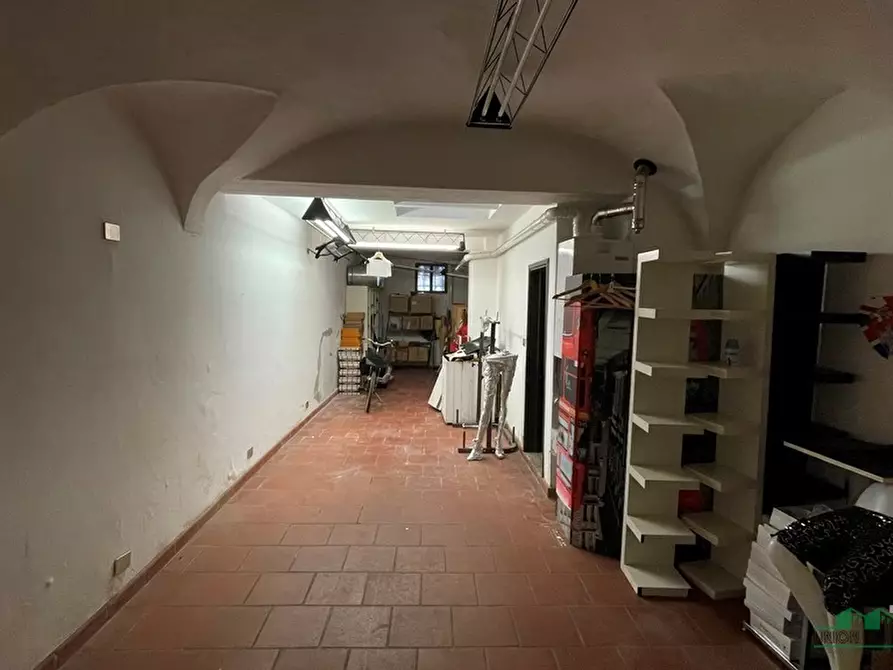 Immagine 10 di Locale commerciale in vendita  in Strada Garibaldi a Parma