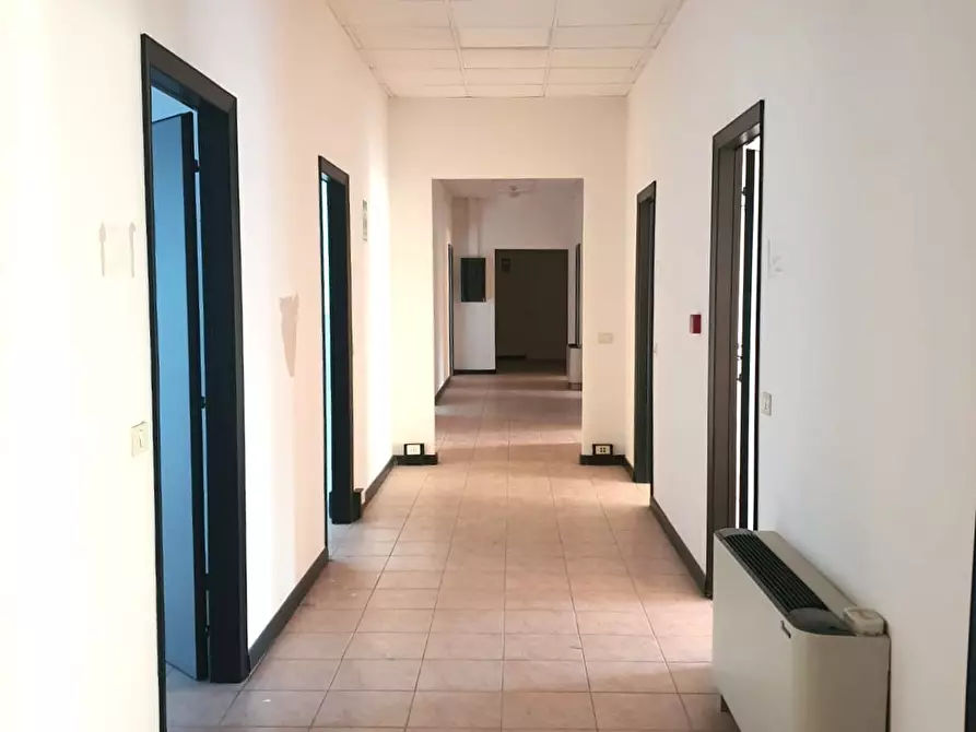 Immagine 1 di Ufficio in affitto  in Via Emilia Est 210 a Parma