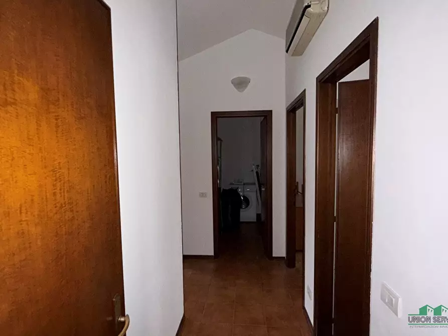 Immagine 11 di Trilocale in vendita  in Piazza Lelio Basso 11 a Parma