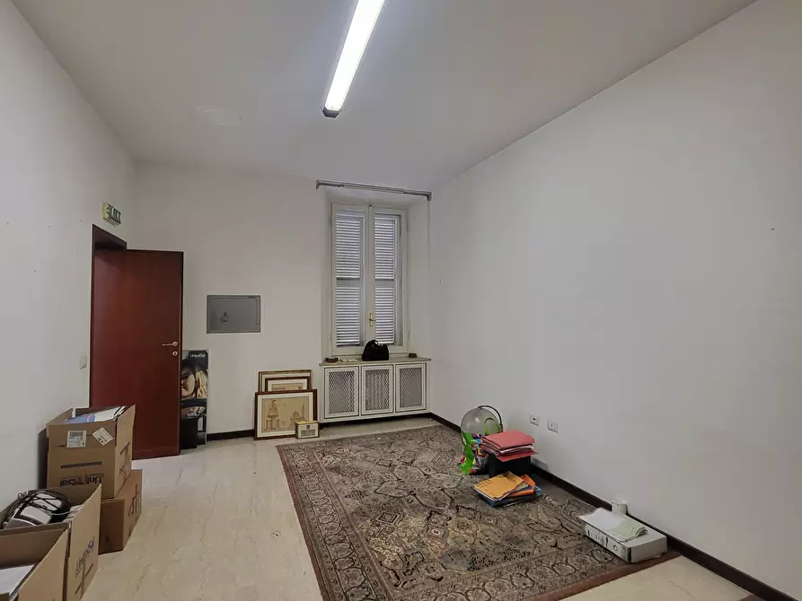 Immagine 14 di Ufficio in vendita  in Strada Cavour 24 a Parma