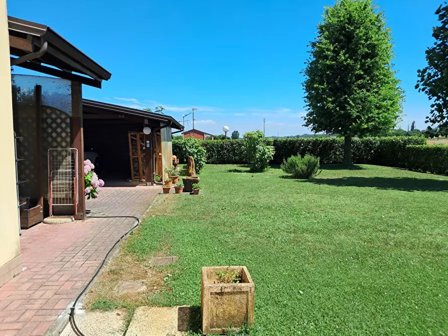 Immagine 9 di Villetta a schiera in vendita  in Via Mario Clivio 19 a Sorbolo Mezzani