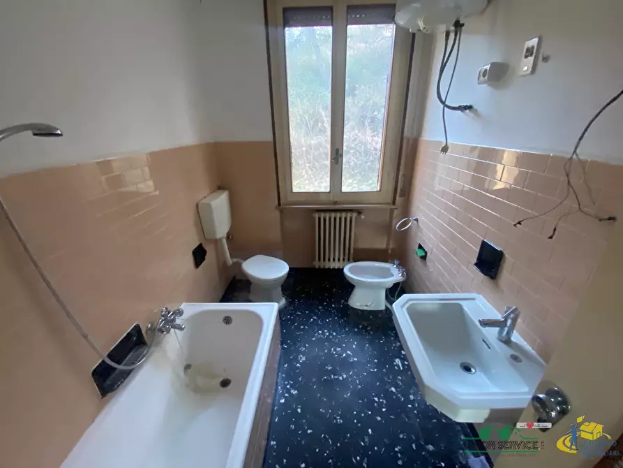 Immagine 14 di Bilocale in vendita  in Via Partigiani D'Italia 7 a Fornovo Di Taro