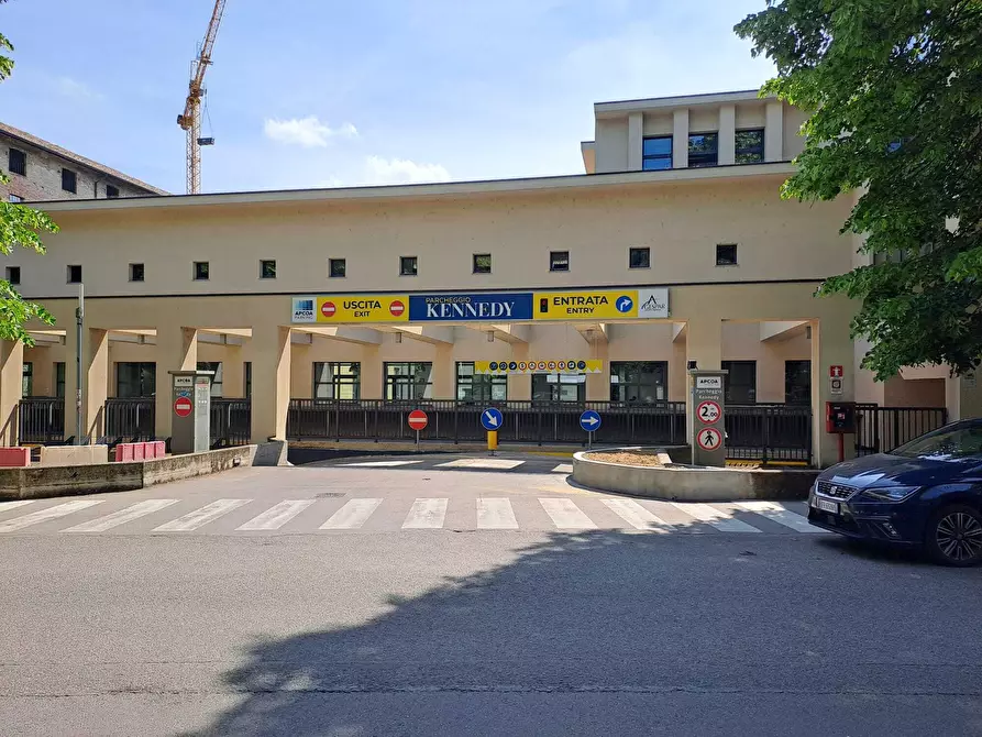 Immagine 12 di Garage in vendita  in Via John Fitzgerald Kennedy 71 a Parma