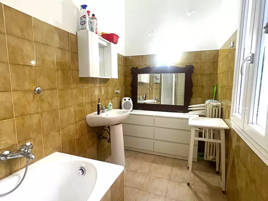 Immagine 9 di Stanza singola in affitto  in Strada Aurelio Saffi 12 a Parma