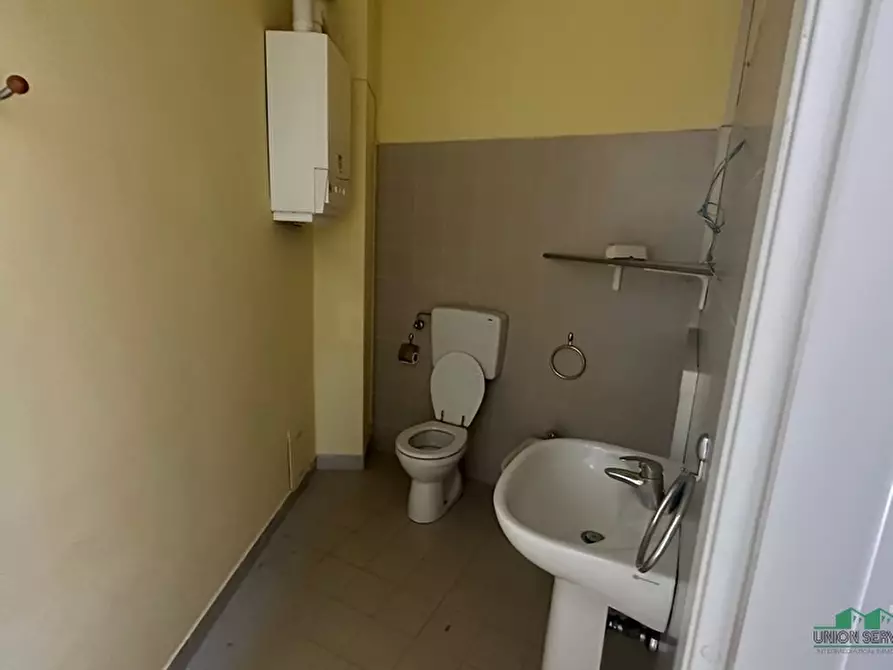Immagine 13 di Ufficio in affitto  in Viale Libertà 5 a Collecchio