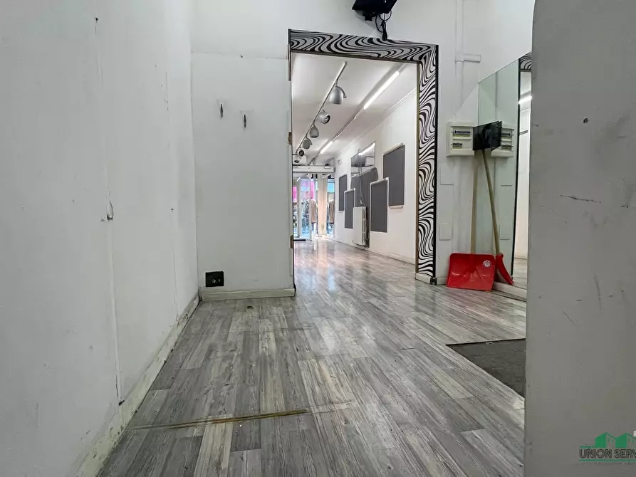 Immagine 3 di Locale commerciale in vendita  in Strada Garibaldi a Parma